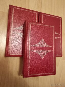 Soubor 3 zdobených knih v AJ - 2