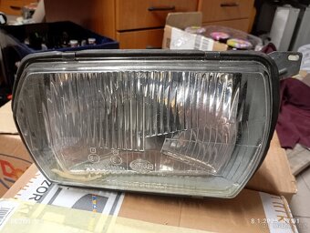 Přední světlo, světlomet a sklo Volkswagen Passat. - 2