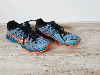 Sálovky - Mizuno Wave Tornado X2 - velikost 40,5 - 2