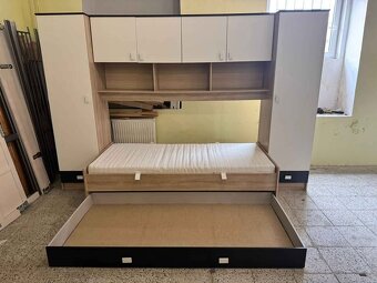 Dětský pokoj jednolůžko s přistýlkou se skříněmi viz foto - 2