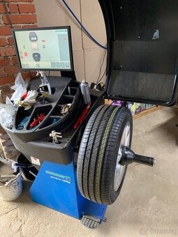 Hofmann Geodyna 7600P + Monty 3300 Racing GP pro pneuservis - 2
