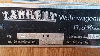Karavan Tabbert 460 s před stanem - 2