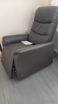 Polohovací křeslo elektrické ( TOP stav ) - 2