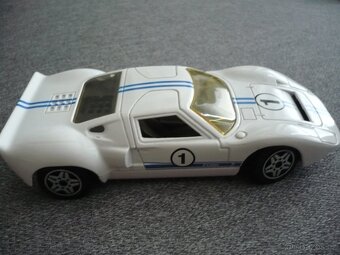 1:24 model majorette ford GT 40 (1/24) - 2