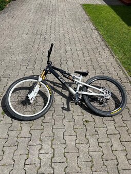 Slopestyle dirt kolo rose the jester fox 36 - 2