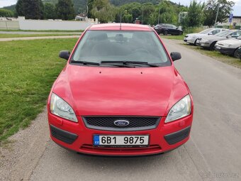 Ford Focus 1.6i - 74 kW - klimatizace - 2