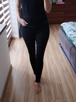 Dámské černé rifle džíny Tommy Jeans Nora 28/32 - 2