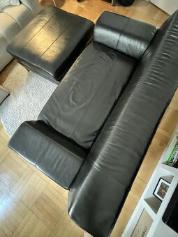 prodám černou koženou sedačku IKEA KRAMFORS + OTTOMAN - 2