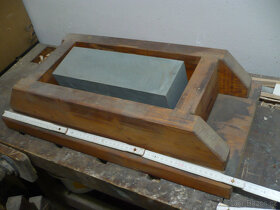 Prodám ,,kolébku,, na brusný kámen včetně kamene. - 2