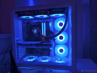 Prodej bílého herního počítače - 2