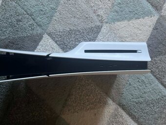 PS5 s mechanikou + 2x ovladač (DualSense) - 2