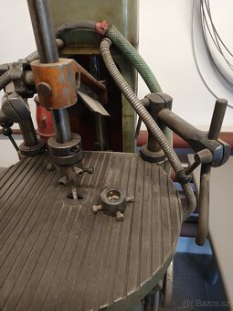 Drážkovací a pilovací stroj - 2