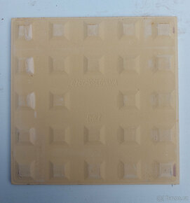 Dlaždice 20x20cm - 2