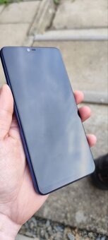 Xiaomi Mi 8 Lite bohaté přislušenství a perfekní stav - 2