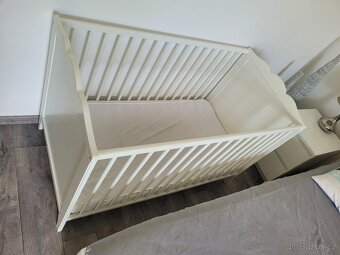 Dětská postýlka IKEA HENSVIK včetně značkové matrace - 2