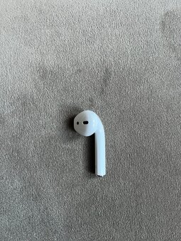 Apple AirPods 2 – jedno slúchadlo nefunkčné, druhé OK + orig - 2