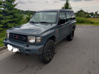 Mitsubishi Pajero - 2