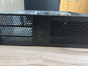 Netrack server case mini-ITX/microATX/ATX - 2