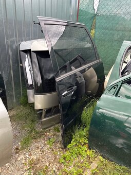 Predám dvere sklo Blantik kufor Toyota Previa 2000-2006 - 2