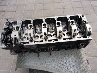 Hlava vw T5 2.5 tdi BNZ BPC - 2