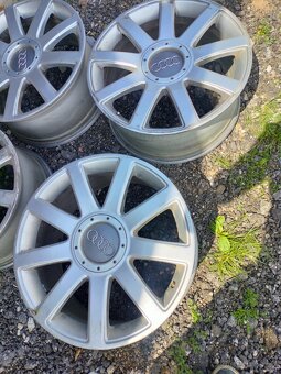 4ks alu disky orig. Audi 5x112 r18 4Ks 4500kč - 2