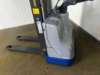 Vysokozdvižný vozík - 2