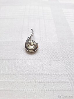 Elegantní přívěsek na řetízek s kamínkem - 2