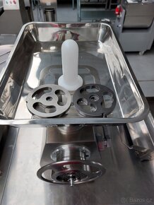 Mlýnek na maso 32 Řeznický vlček, Řezačka masa 32 - 2