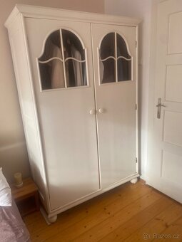 Starožitná skříň - 2