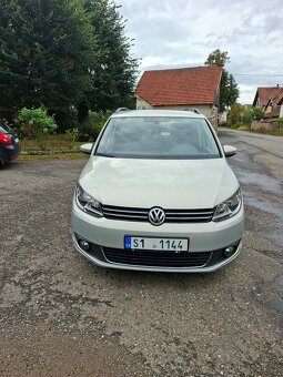 Vw Touran 1.4 TsI 103kw 2015 serviska - 2