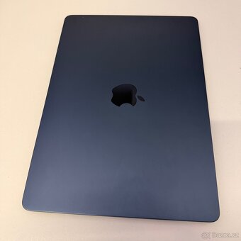 Macbook Air 13”(2022) Midnight, krásný stav - 2