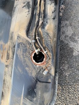 BMW E30 - nadrž 55l - 2