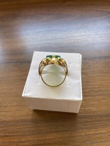 Zlatý prsten se zeleným kamenem - 2