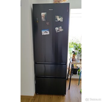 Kombinovaná chladnička Hisense, pův. cena 23000,- - 2