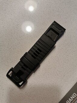 Garmin řemínek originál Quickfit 26 mm, silikon, černý - 2