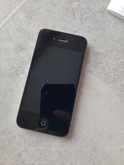 Apple iPhone 4 - 2