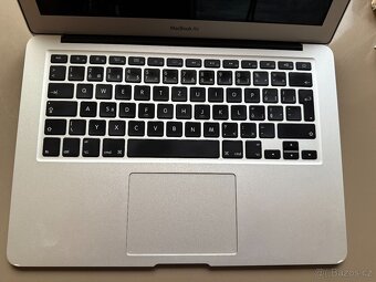 Prodám MacBook Air 13" (2017), i5, 8 GB RAM - 2