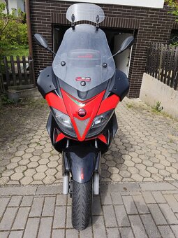Aprilia sr Max 300 po stk,super stav - 2