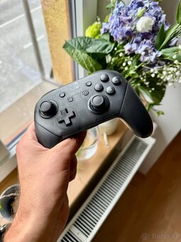 Nintendo Switch OLED + Pro Controller a Hry - 2