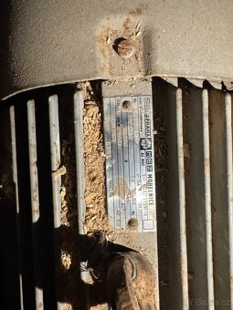 Prodám cirkulárku s kolébkou Narex HVP 60 - 2