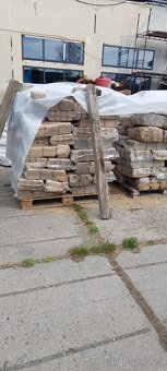 Brikety poškozeny obal. - 2