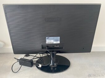 Samsung S24D300HS 24" (LS24D300HS/EN) - 2