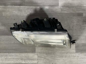 ŠKODA FABIA 1 1999-2007 - 6Y - světlo PP - HELLA - 2