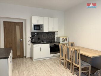 Prodej bytu 2+kk, Pardubice, ul. Bubeníkova - 2