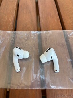 sluchatka AirPods Pro 1 - 2