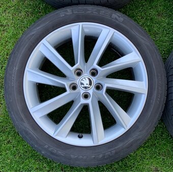 Alu kola Škoda 5x100, R17, letní, ET40, stratos - 2