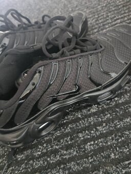 Nike Air Max Plus "Triple Black" - 2