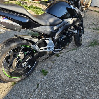 Suzuki gsr 600 - 2