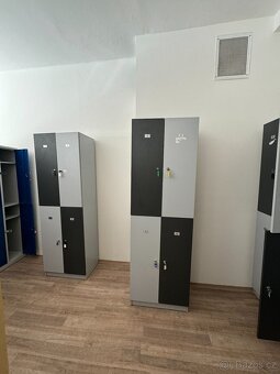 Dřevěné šatní skříňky – 4 ks - 2