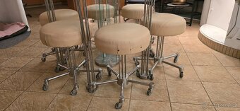 Prodám set skleněný jídelní stůl a nerez židle - 2